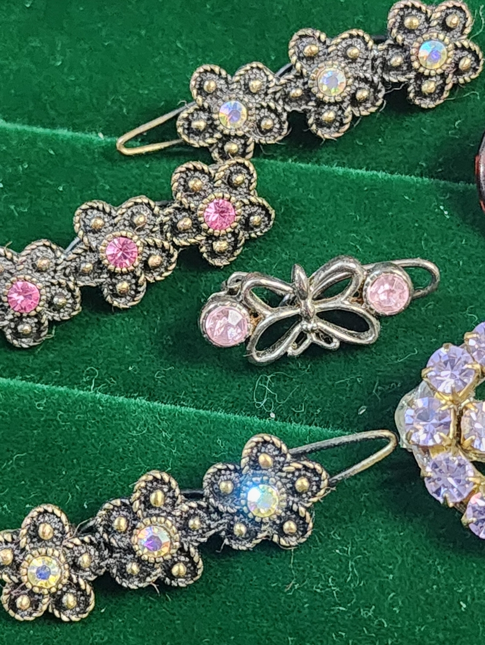 Vintage 80s Set of Decorative Hair Clips - Gold, Rose Gold & Crystal Accents - Picture 4 of 6